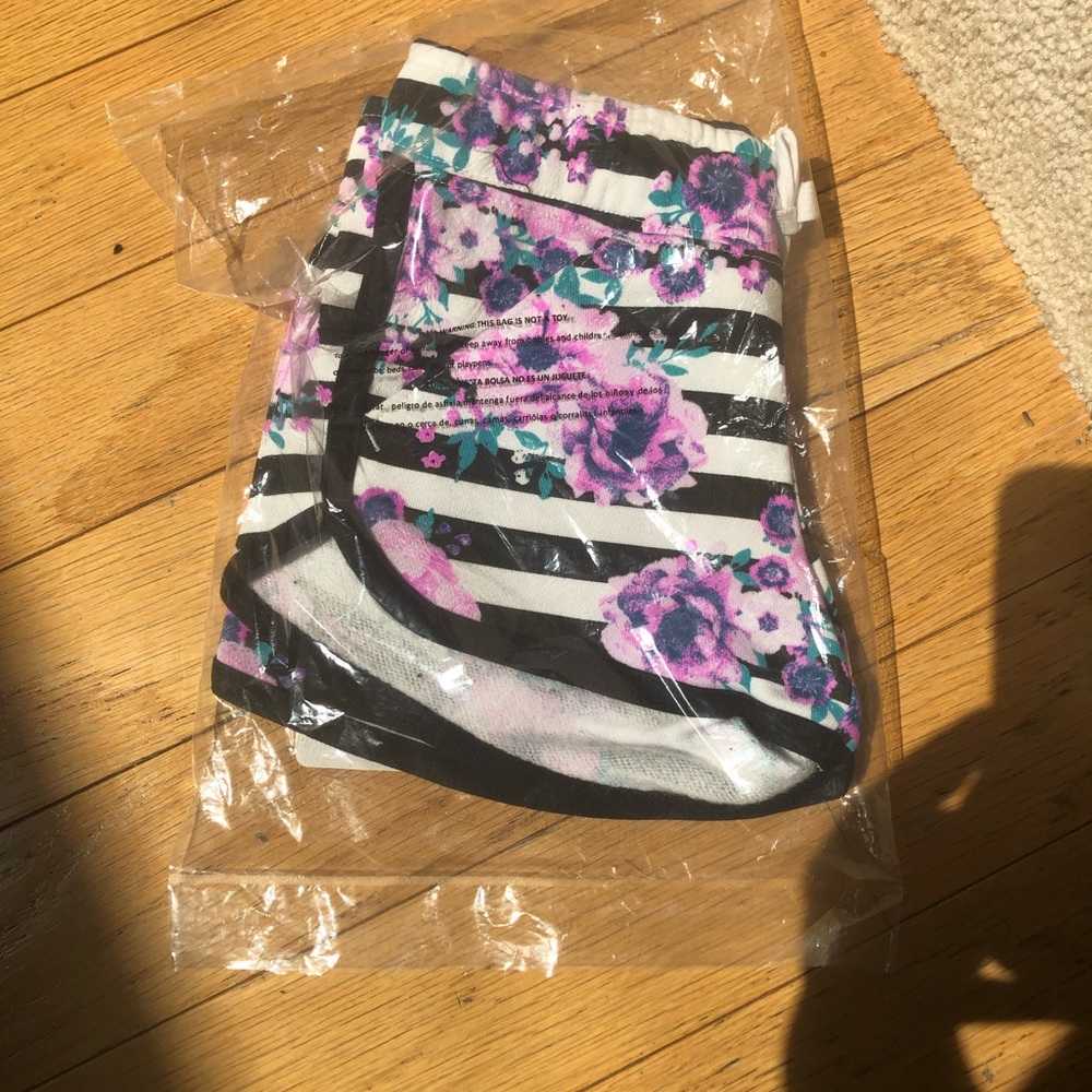 Patterned Dolphin Shorts - Picture 2 of 4